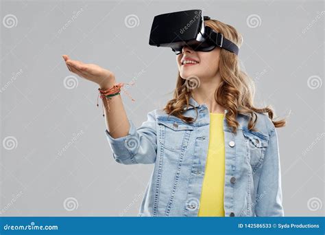 vr teen girls|Virtual reality environment for teens may offer an accessible ...